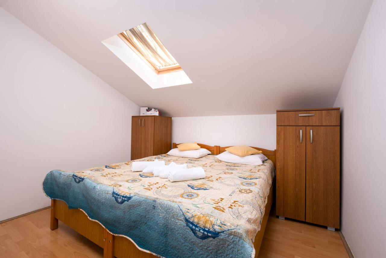 מליני Apartments Katica מראה חיצוני תמונה