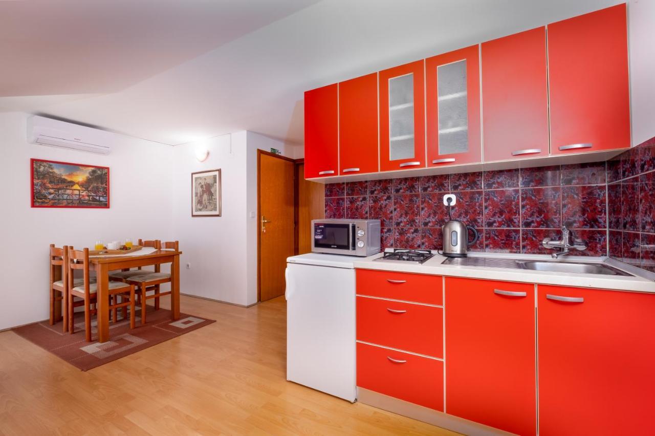 מליני Apartments Katica מראה חיצוני תמונה