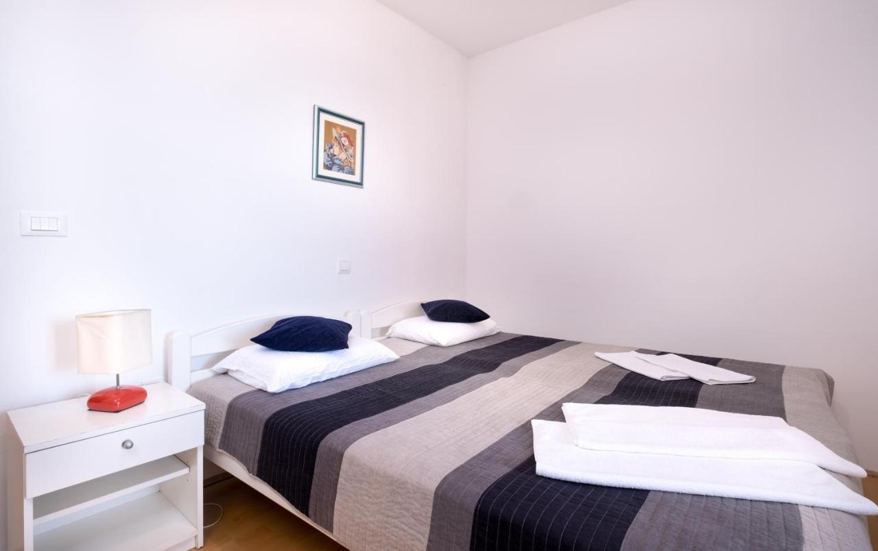 מליני Apartments Katica מראה חיצוני תמונה