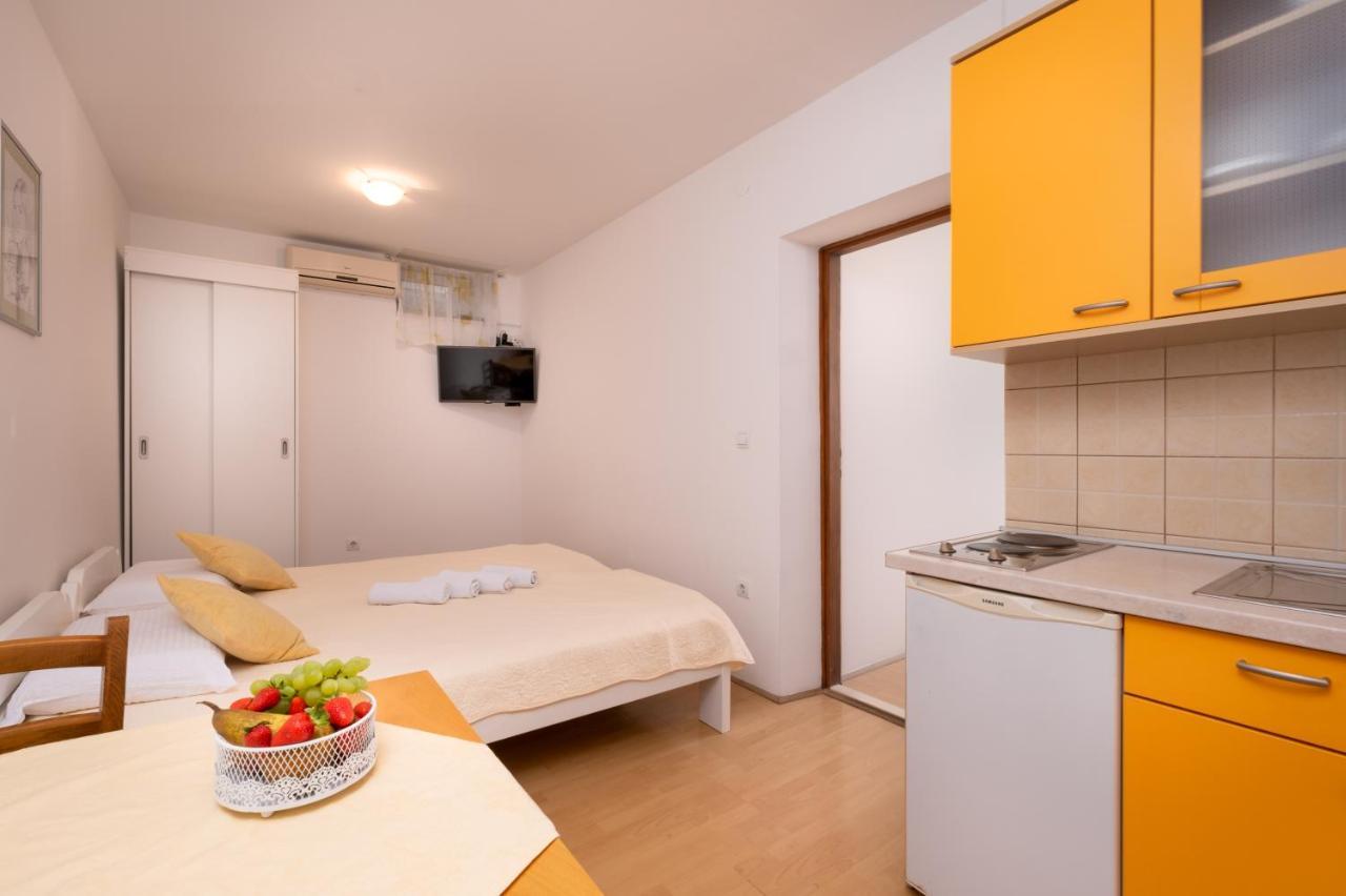 מליני Apartments Katica מראה חיצוני תמונה