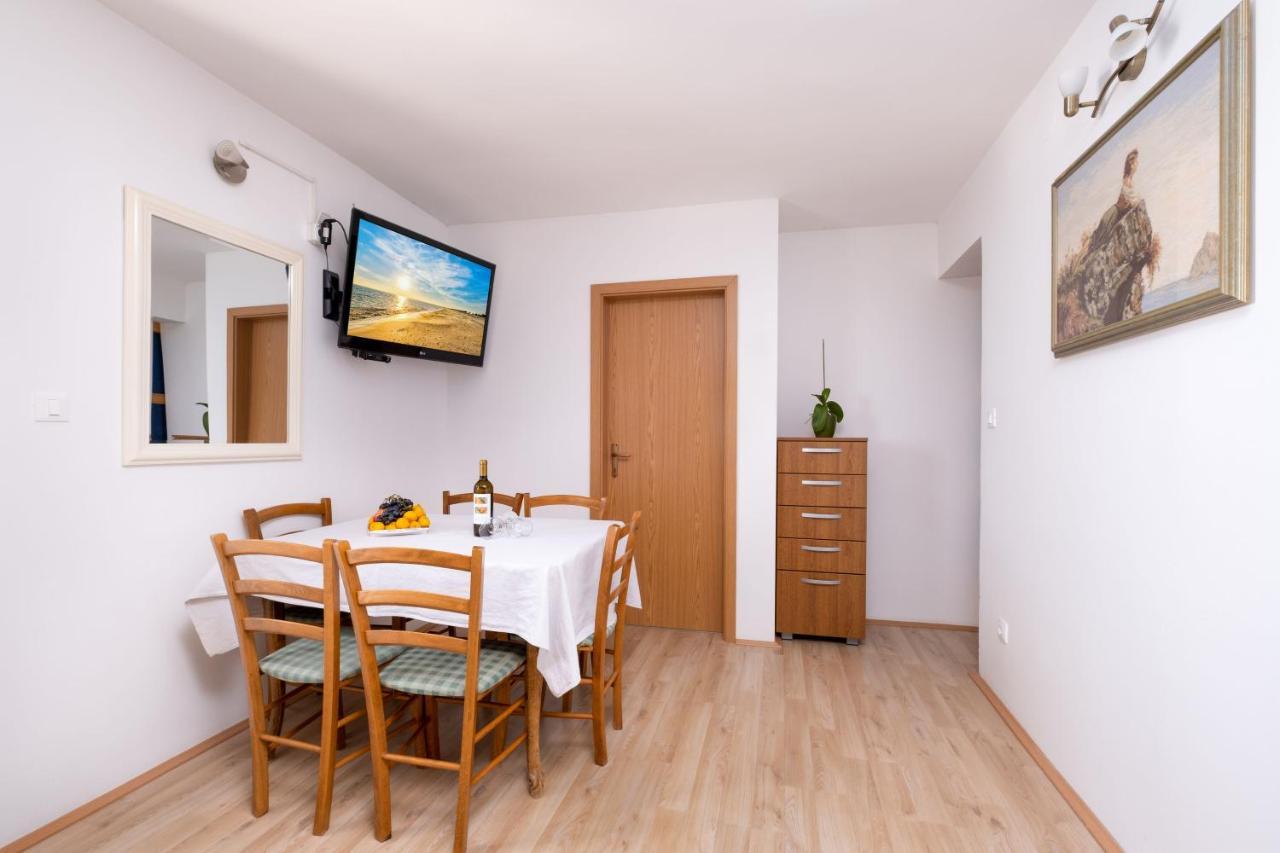 מליני Apartments Katica מראה חיצוני תמונה