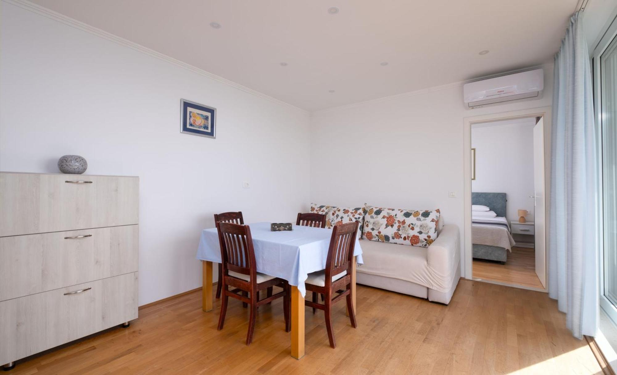 מליני Apartments Katica מראה חיצוני תמונה